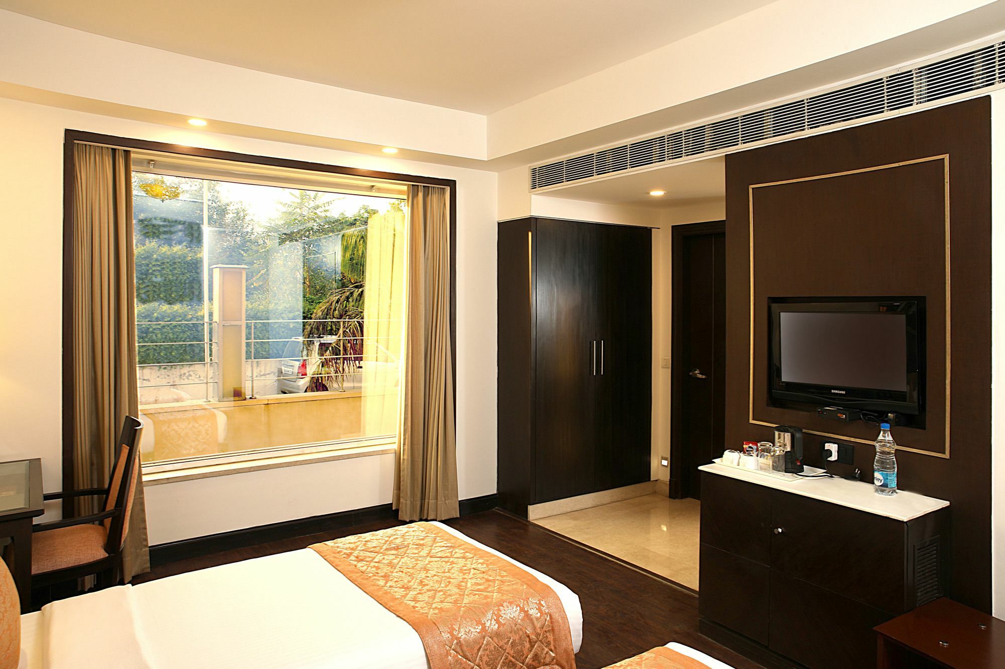 Inde Hotel Vista Woods Huda City Centre, Gurgaon Eksteriør bilde